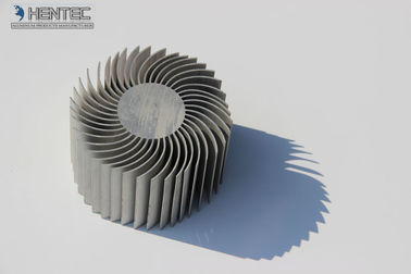 La protuberancia de aluminio del disipador de calor del poder más elevado perfila trefilado del radiador