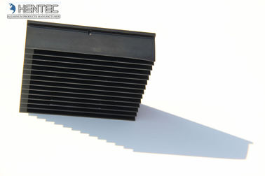 El forjar de aluminio de las protuberancias del disipador de calor del anodizado en negro a presión OEM de la fundición