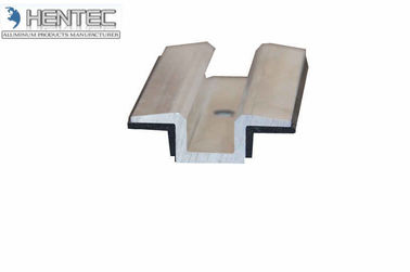 La protuberancia de aluminio comercial perfila Cutted para los sistemas solares del montaje del tejado