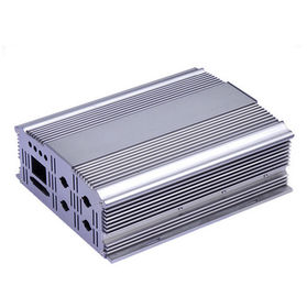 La protuberancia de aluminio de pulido plateada perfila la cubierta de aluminio