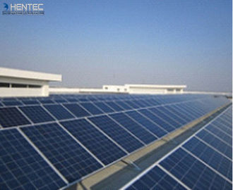 AA20Um despejan el marco del panel solar de aluminio con la superficie del sacador/del taladro