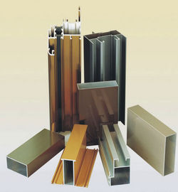 Perfiles de aluminio de la puerta de la capa del polvo, profundamente - proceso de las protuberancias de aluminio de la puerta