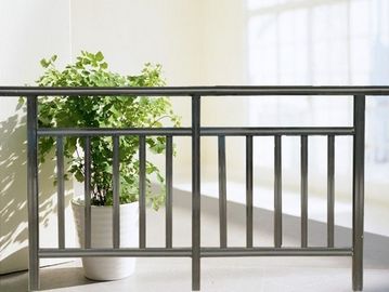 Verjas de aluminio para las escaleras