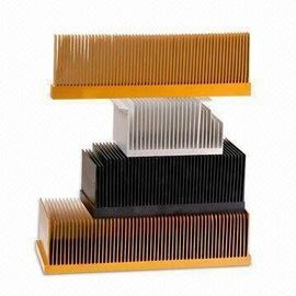 T4, T5 despejan perfiles de aluminio lisos de la protuberancia del disipador de calor con Chromizing/Chromising de madera