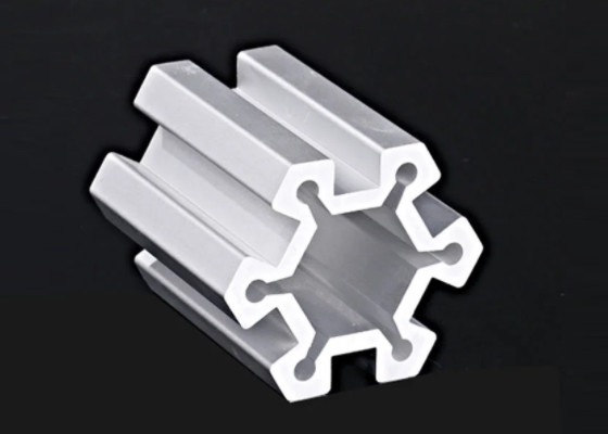La protuberancia de aluminio anodizada del disipador de calor perfila trabajar a máquina del CNC 4-Axis