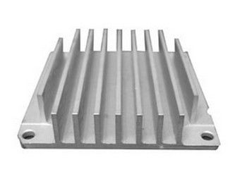 Trabaja a máquina las protuberancias de aluminio del disipador de calor 6063-T5 con el tratamiento superficial del alodine