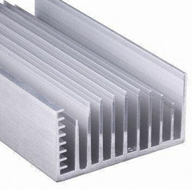Despeje los perfiles de aluminio anodizados de la protuberancia del disipador de calor de 6063-T5 LED con golpear ligeramente, sellando