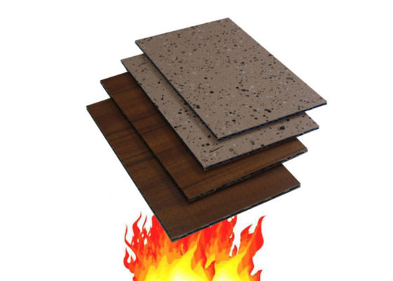 Resistencia a la corrosión compuesta del aislamiento del panel de la alta base de aluminio de la llanura A2