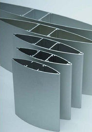 El panel de aluminio de las lumbreras del anodizado plateado/en negro de las cuchillas industriales del extractor