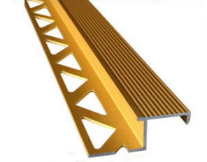 Perfil de aluminio de la protuberancia 6063 con color anodizado de oro