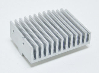 Perfiles de aluminio sacados de la protuberancia del disipador de calor con trabajar a máquina de la anodización/CNC