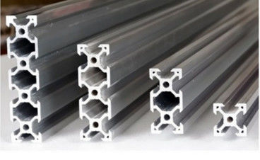 Perfiles de aluminio anodizados plateados de la protuberancia para la cadena de producción, perfil del aluminio de la ranura de T