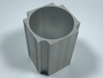 Perfil de aluminio sacado anodizado de la protuberancia del OEM del recinto con trabajar a máquina acabado