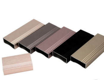 Pulverice perfil de la protuberancia del aluminio 6061 de la pintura/de la anodización con la perforación/el corte