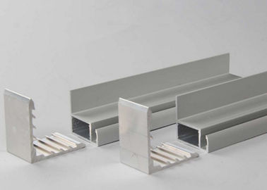 Marco de aluminio anodizado plateado 6063/6061 del panel solar con el corte/la perforación