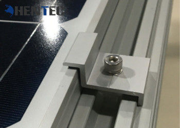 Dimensiones modificadas para requisitos particulares abrazadera solar de aluminio durable del final de los sistemas picovoltio del montaje del tejado