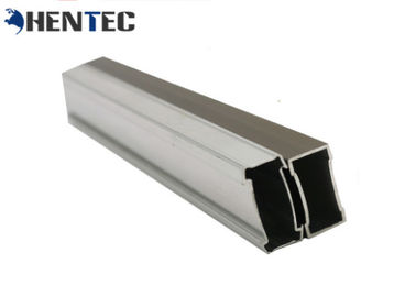 6063 / Perfil de la protuberancia del aluminio 6061 con el corte/trabajar a máquina de la perforación/CNC