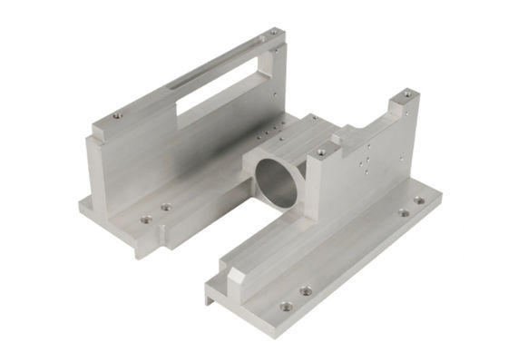 Perfil de aluminio industrial anodizado con trabajar a máquina acabado