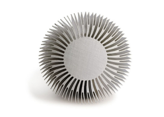 Los perfiles de aluminio de la protuberancia del disipador de calor del radiador electroforético enarenan la voladura